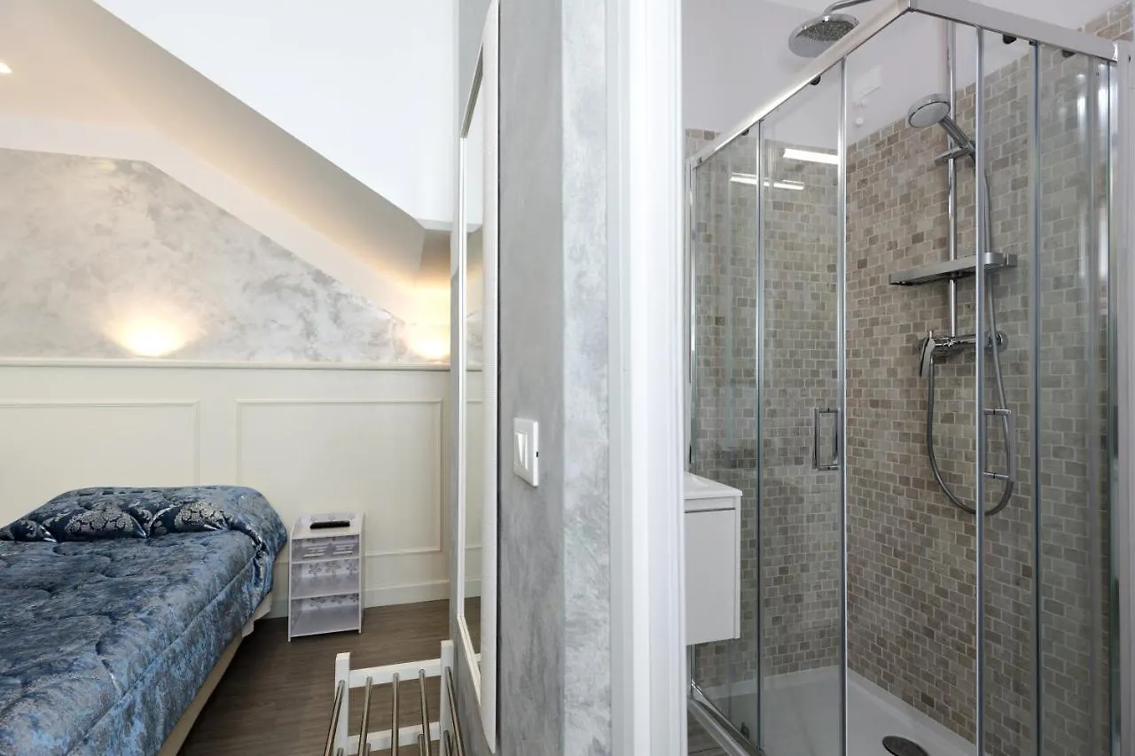 Hotel Villa Lilla Desenzano del Garda 3*,  Italy