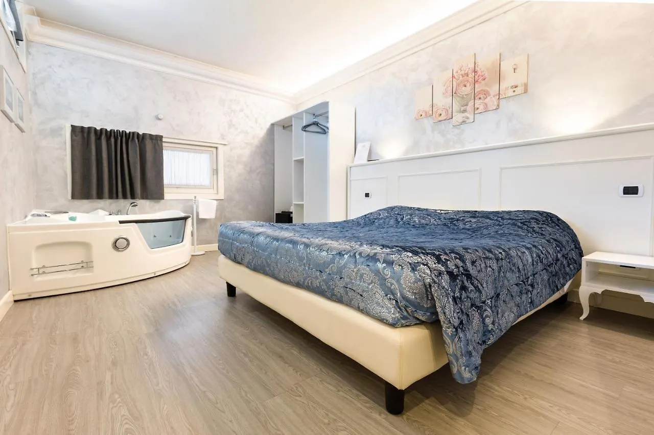 Hotel Villa Lilla Desenzano del Garda 3*,  Italy